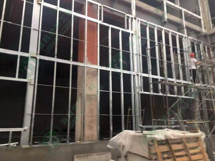 泄爆墙施工